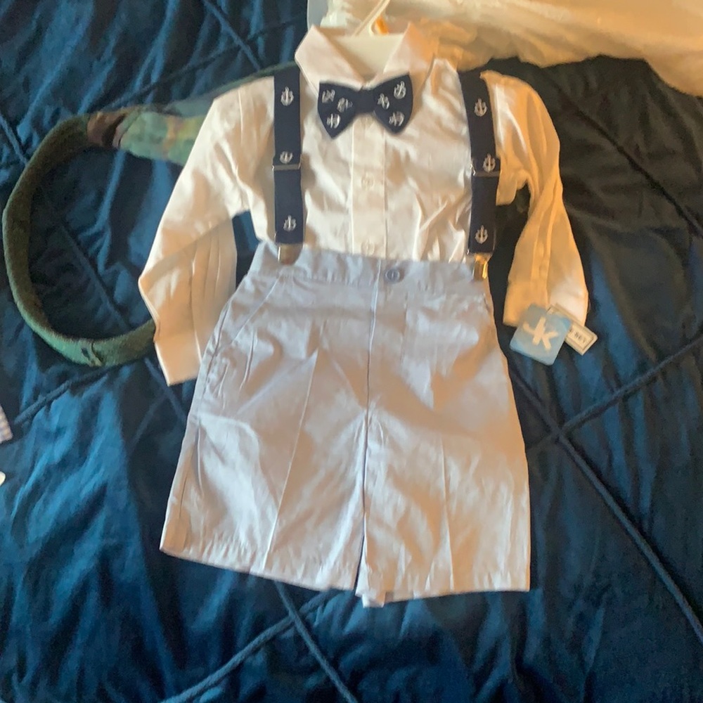 3T long sleeve 2 pc suit.  With suspenders